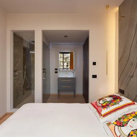 Home: Esclusivo E Moderno Apartment Milan